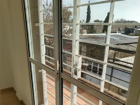 Pascual Rosas 700, Piso 2