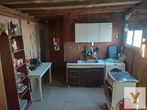 Casa 2 ambientes con 1 baño