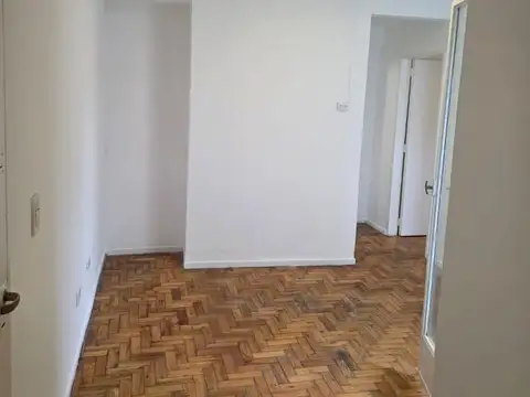 Departamento de 2 amb. con pequeño patio
