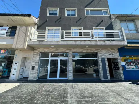 Venta en Block. 6 departamentos y 1 local