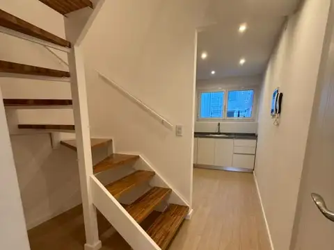 Depto Tipo Casa en Alquiler de 3 ambientes
