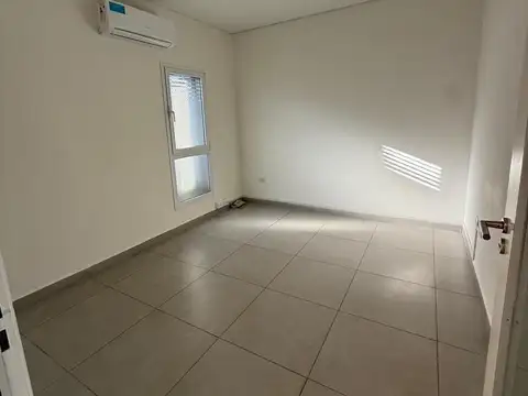 Oficina en Alquiler en Junin, $ 2.200.000