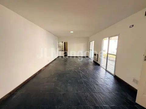Depto Tipo Casa en Alquiler en Villa Luzuriaga, $ 550.000