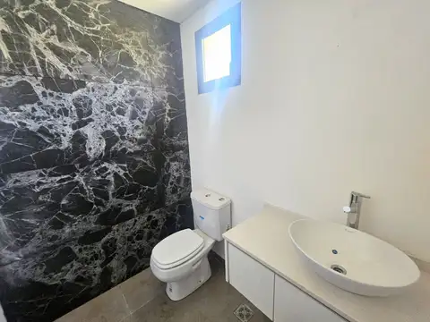 CASA 4 AMBIENTES EN EVERLINKS LUJAN CON PISCINA