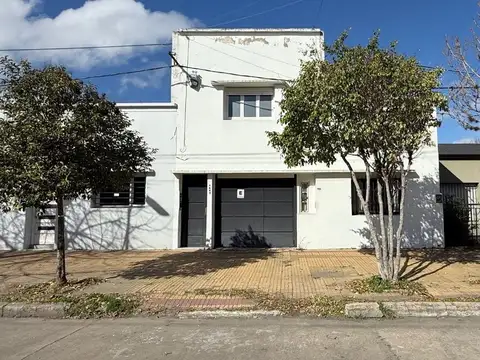 Casa con 5 ambientes en venta en la plata