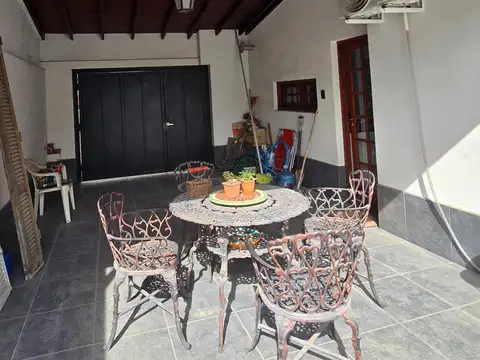Casa en venta distribuida en dos plantas