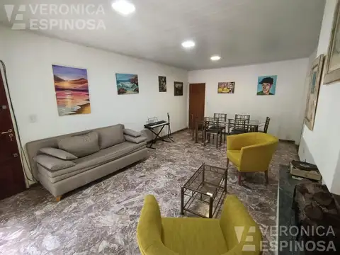 Casa 5 ambientes con 2 baños