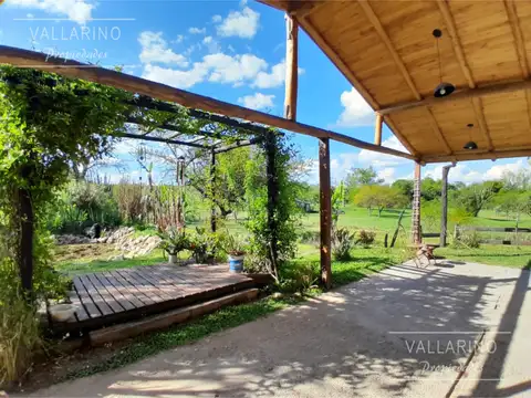 Casa con amplio lote, Zona Cicle, Colón.