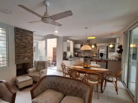 Casa en Venta! a 50 mts. de Av. Alberdi
