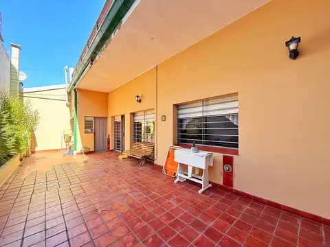 P.H. 3 ambientes con patio y parrilla · Chauvin