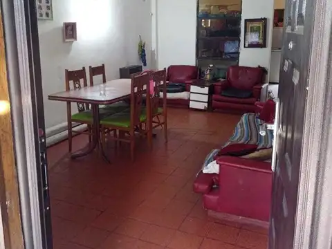 Casa en venta - 3 Dormitorios 1 Baño 2 Cocheras - 360Mts2 - Luis Guillón, Esteban Echeverría