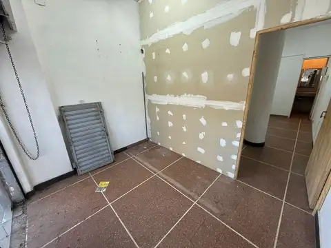 Local en Venta 65 años