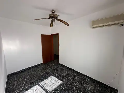 Casa 7 ambientes con 2 baños