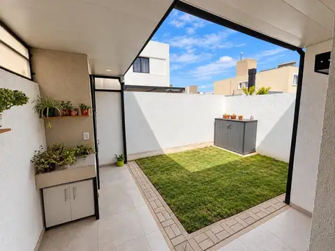 VENTA DUPLEX PLANTA BAJA COLINAS DE MANANTIALES