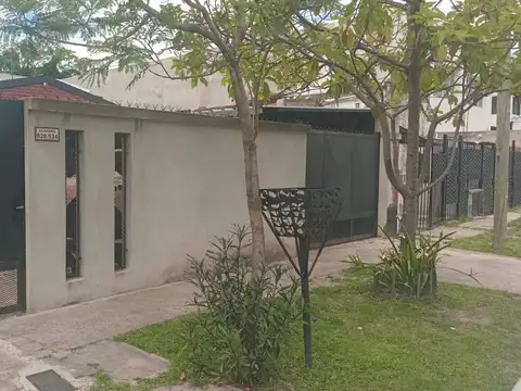 CASA EN VENTA 3 HABITACIONES, QUINCHO, PARRILLA.