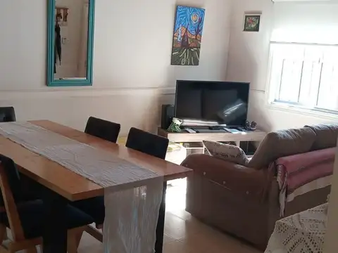 CASA NUEVA CON PILETA Y DEPOSITO EN FCO. ALVAREZ.