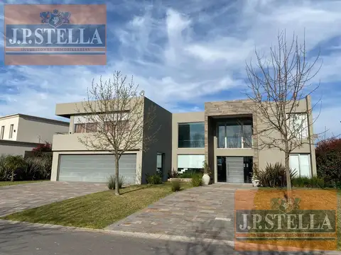Casa 5 Amb 585 m² Cub c/ garage 3 autos y Piscina vista al Lago - Terravista