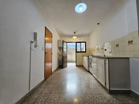 Depto Tipo Casa en Alquiler 40 años