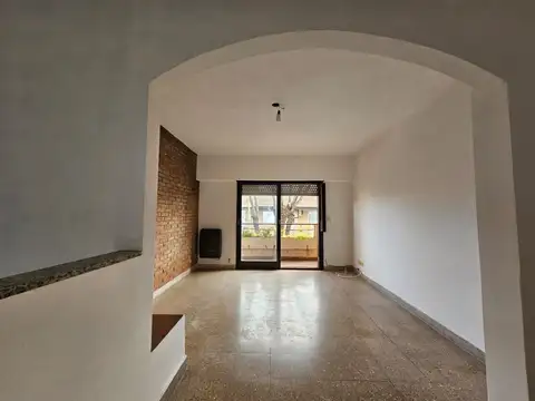 PH DE 2 AMBIENTES CON BALCON y PATIO