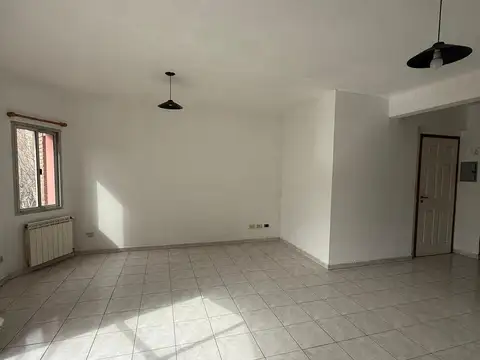 Departamento en Alquiler en Monte Grande, $ 950.000