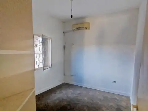 Casa 5 ambientes con 1 baño