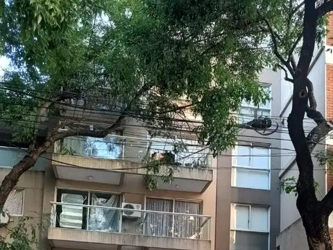 Venta Departamento Amplio Monoambiente con Patio Caballito