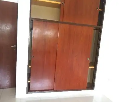 CASA EN VENTA PJE CALDERON AL 6100 WILDE CENTRO