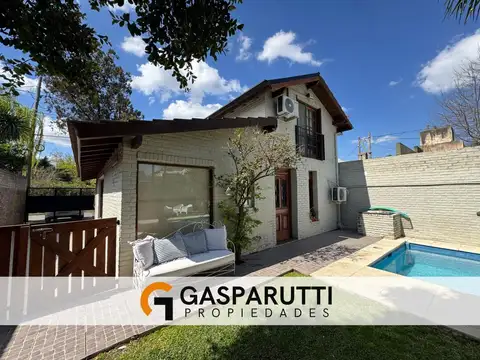 Casa en Venta con 2 cocheras
