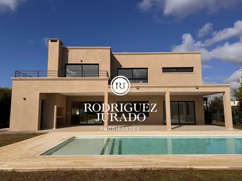 Casa en venta de 5 dormitorios en Haras Santa Maria Escobar