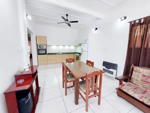 Casa de tres dormitorios y patio en Zona Sur