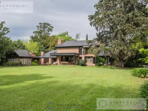 Casa con Quincho y Pileta en lote de 2.957 m² - Golf Club Argentino