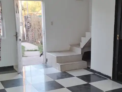 Depto Tipo Casa en Venta 15 años