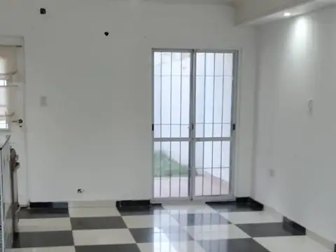 Depto Tipo Casa en Venta de 2 ambientes