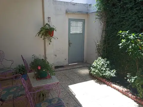 TIPO CASA  4 AMBIENTES 2 BAÑOS,PATIO Y TERRAZA