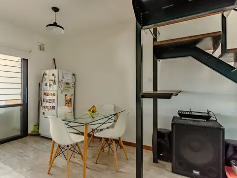 VENTA DUPLEX CON JARDIN Y COCHERA OLIVOS VTE LOPEZ