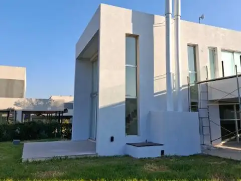 Casa en Alquiler de 3 dormitorios