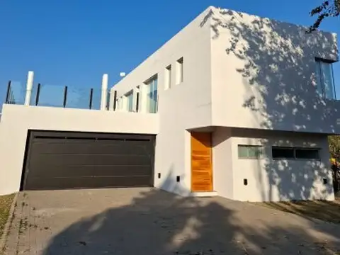 Casa en Alquiler en Roldan, San Lorenzo
