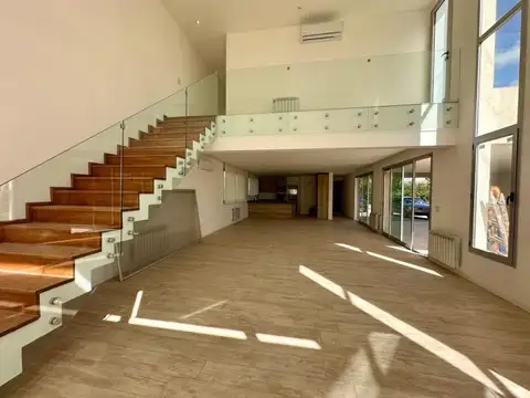Casa en Alquiler 1 año