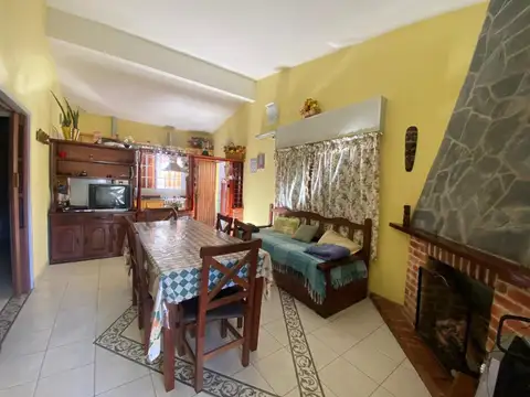 Casa en Venta con 3 cocheras