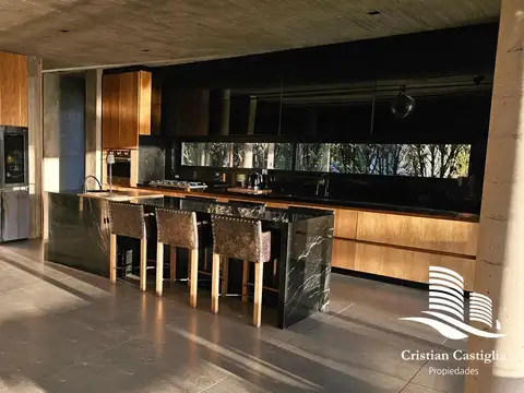 Casa en Alquiler en Villanueva, USD 6.000