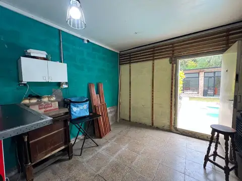 4 locales + vivienda sobre 648 m² de lote