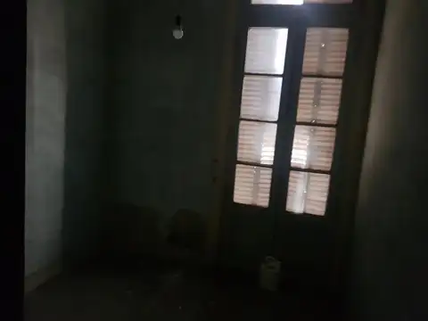 OPORTUNIDAD   Ph de 6 ambientes a refaccionar con patio