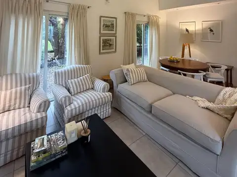 Casa 4 ambientes con 3 baños