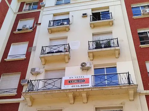Marcelo T de Alvear y Esmeralda 2 dormitorios con dependencia, en Edificio Charcas !