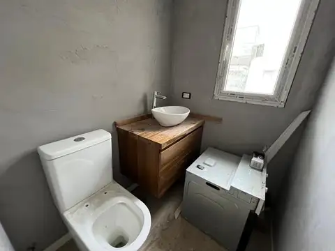Depto Tipo Casa 4 ambientes con 3 baños
