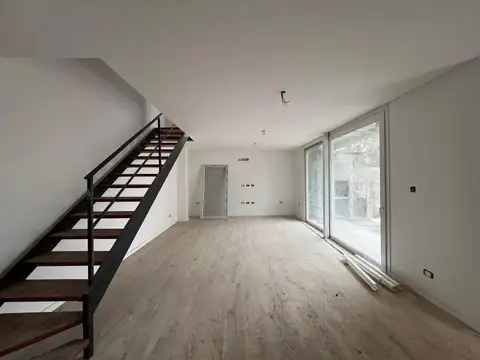 Depto Tipo Casa en Venta de 4 ambientes