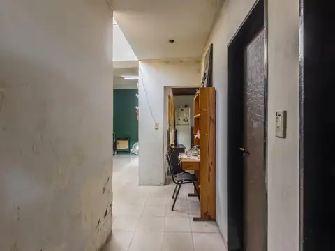 Casa 7 ambientes con 2 baños
