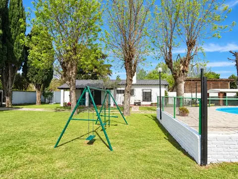 Casa en Venta con 2 cocheras