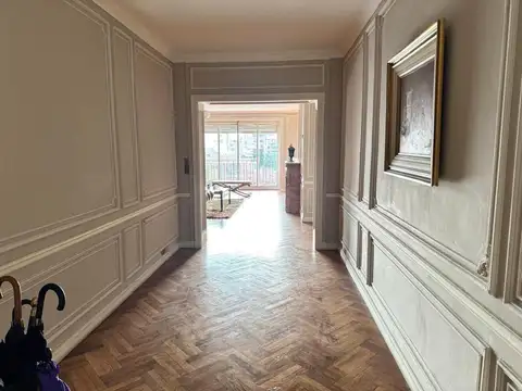 Avenida Alvear y Adolfo Bioy Casare