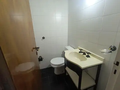 Departamento en Alquiler de 3 dormitorios 3 baños con cochera en Av Belgrano Salta Capital